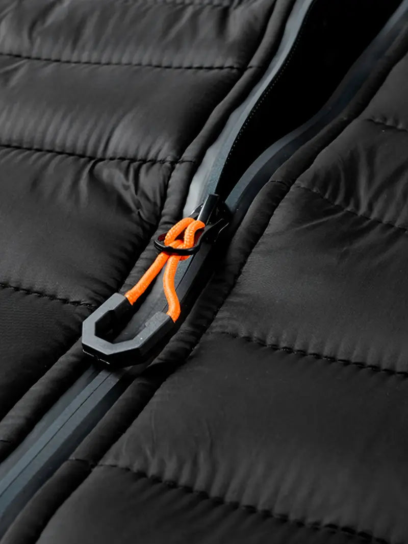 Elegante giacca con cappuccio